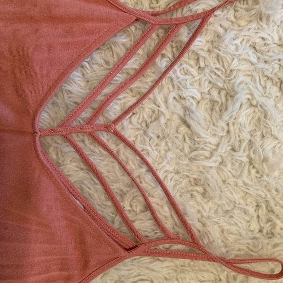 Express coral tank top with bracelets - Picture 4 of 5